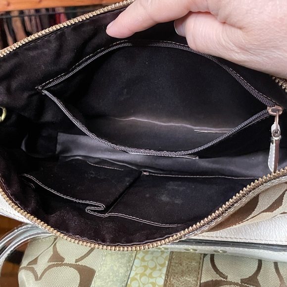 Coach signature with metallic accents - Picture 9 of 10